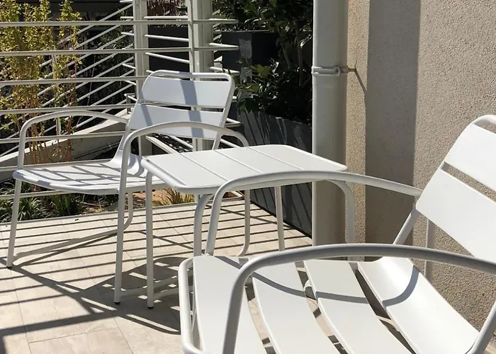 *central Lakeside Apt*swimming Pool & Free Parking アパート